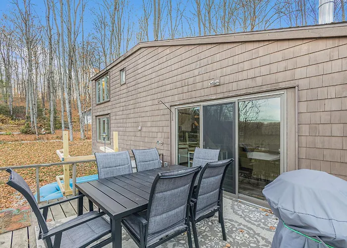Quiet And Cozy Lakefront Home Near Mt Boyne